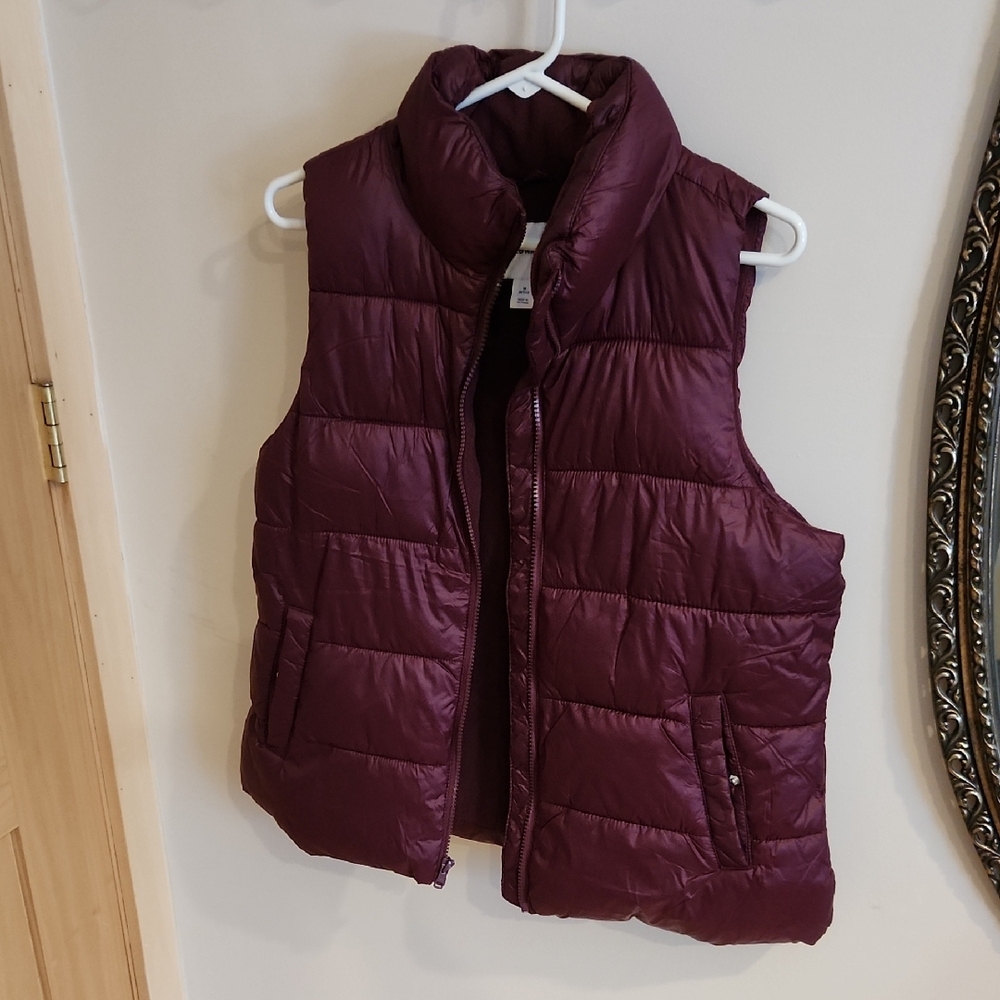 Old Navy Puffer Vest